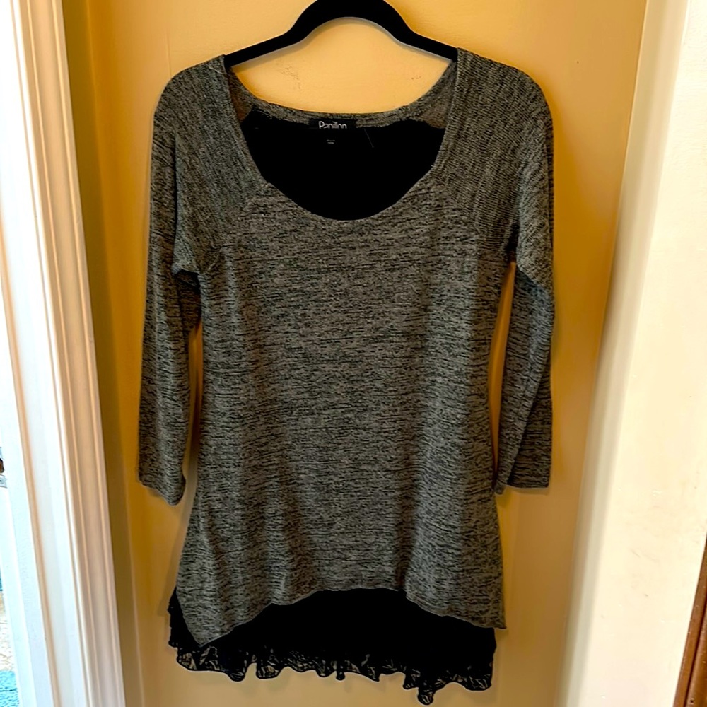 Papillon charcoal grey tunic top. Size small 3/4 length sleeves
